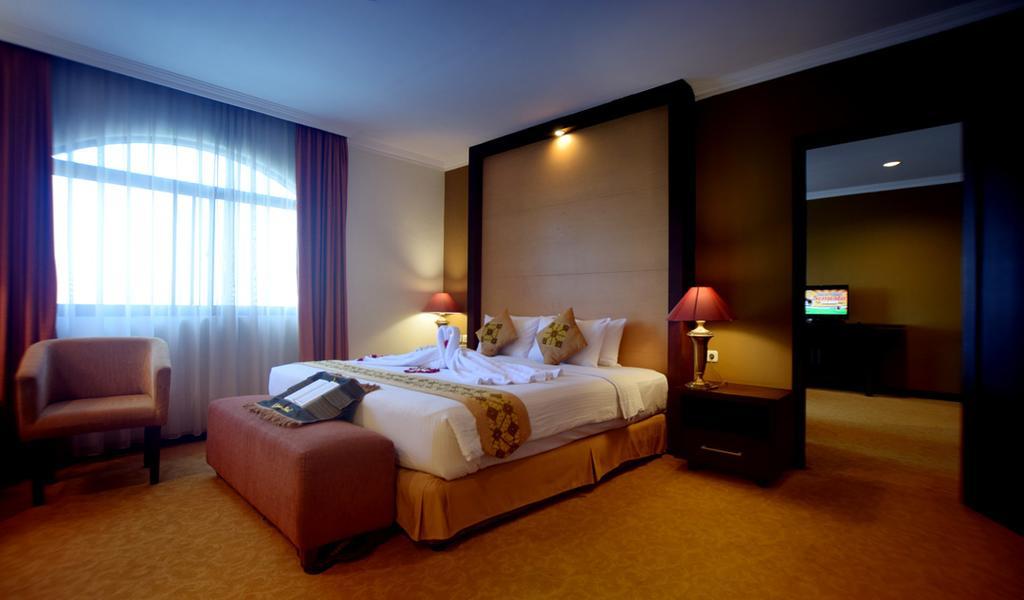 Semesta Heritage Hotel & Convention Σεμαράνγκ Εξωτερικό φωτογραφία